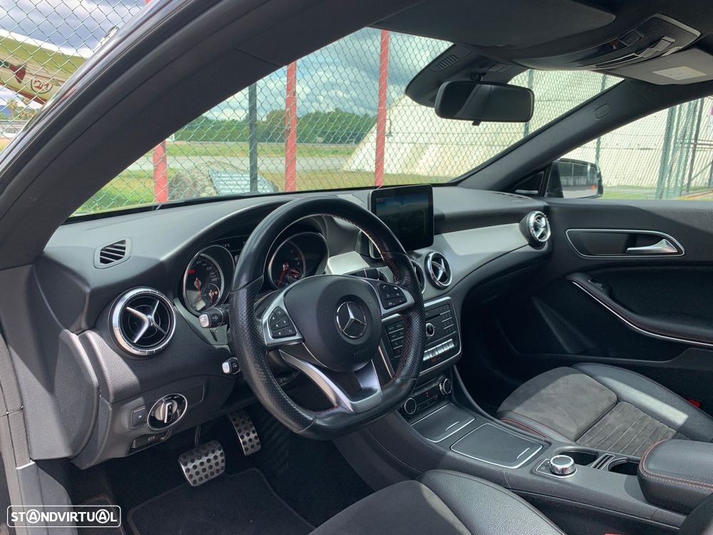 Mercedes-Benz CLA 220 d Shooting Brake AMG Line Aut. - 24