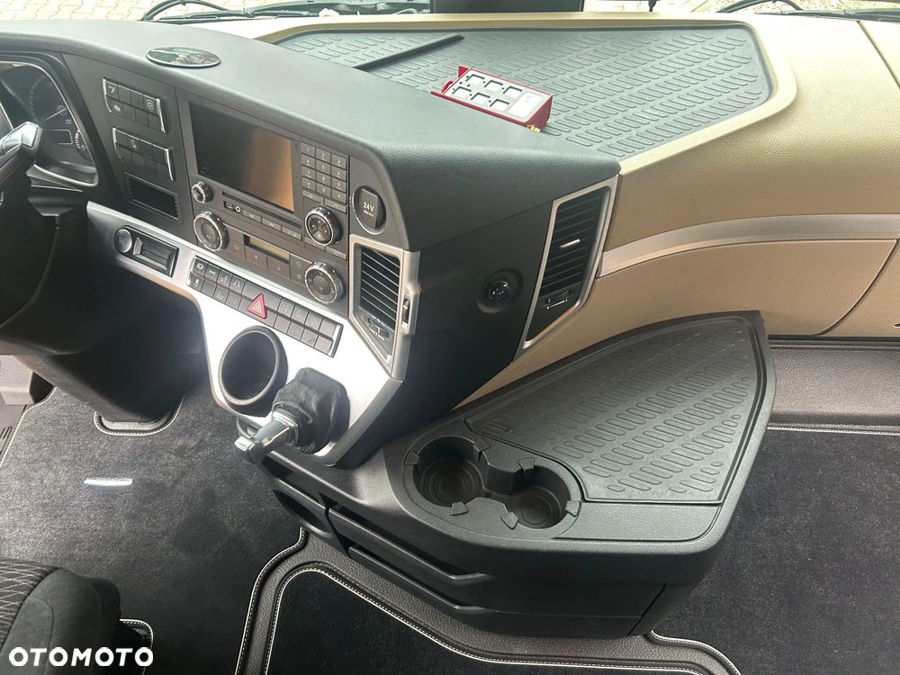 Mercedes-Benz Actros 2448 Kassbohrer - 28