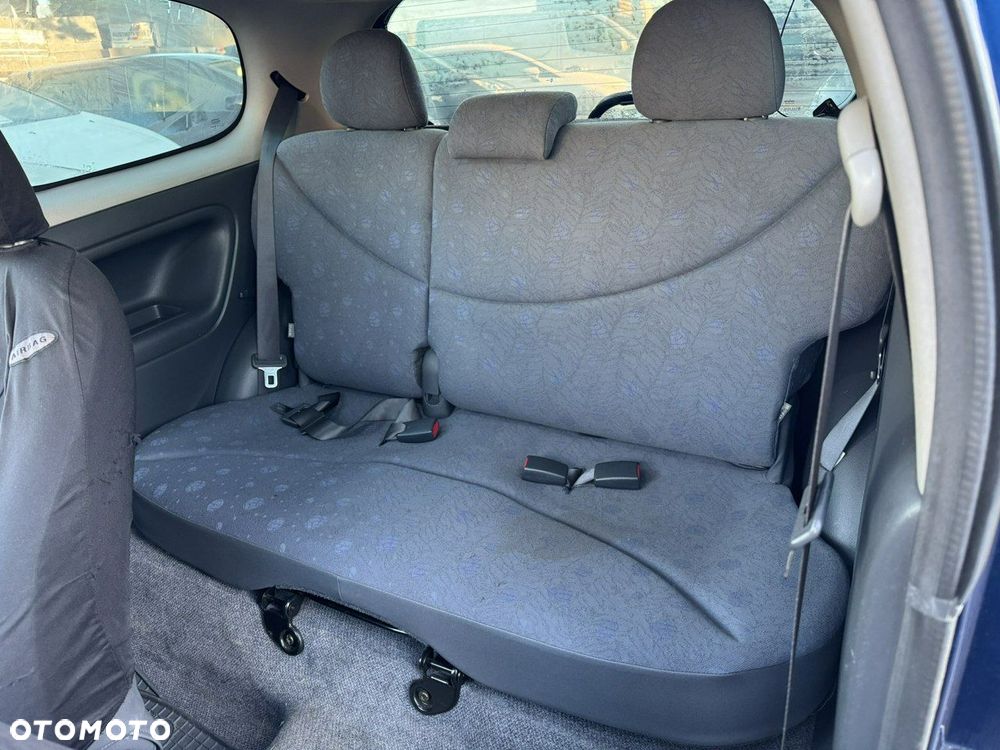 Toyota Yaris 1.0 Base - 17