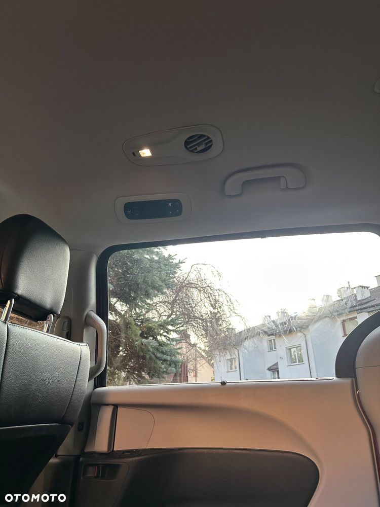 Chrysler Pacifica - 12