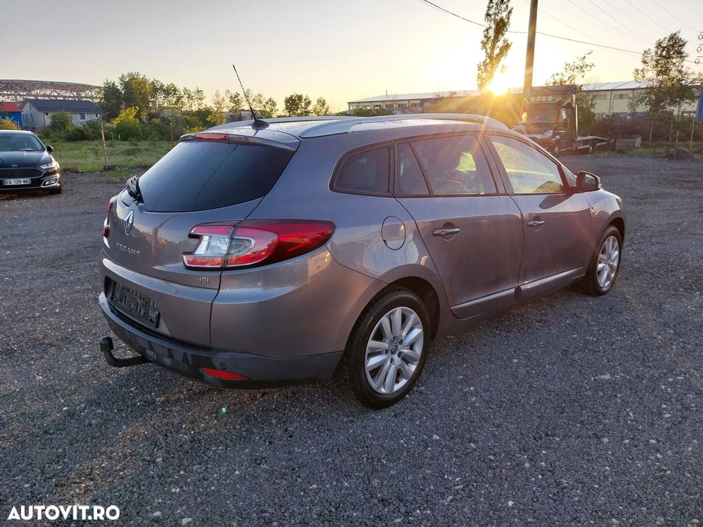 Renault Megane ENERGY dCi 130 Start & Stop Bose Edition - 4