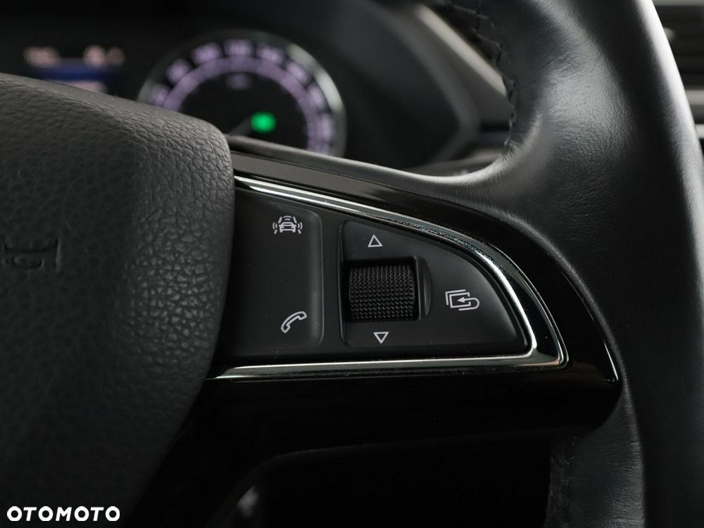 Skoda Superb 2.0 TDI SCR Style DSG - 33