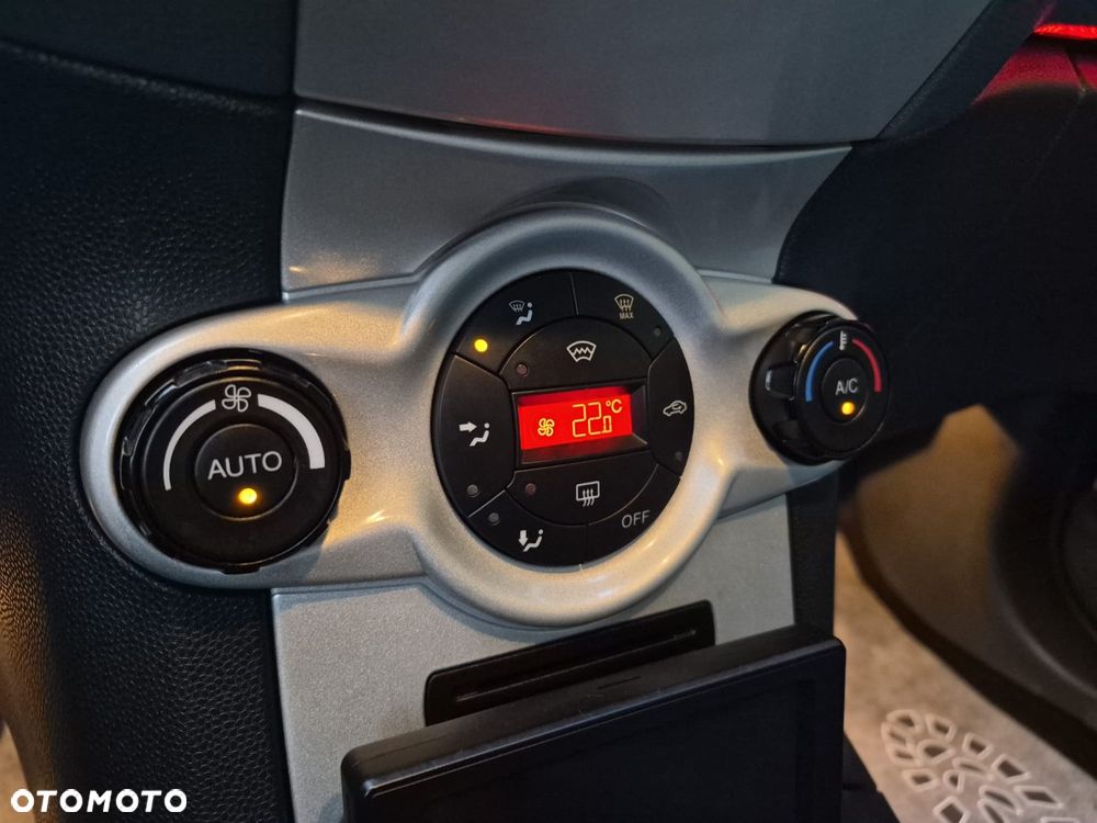 Ford Fiesta 1.25 Platinium X - 25