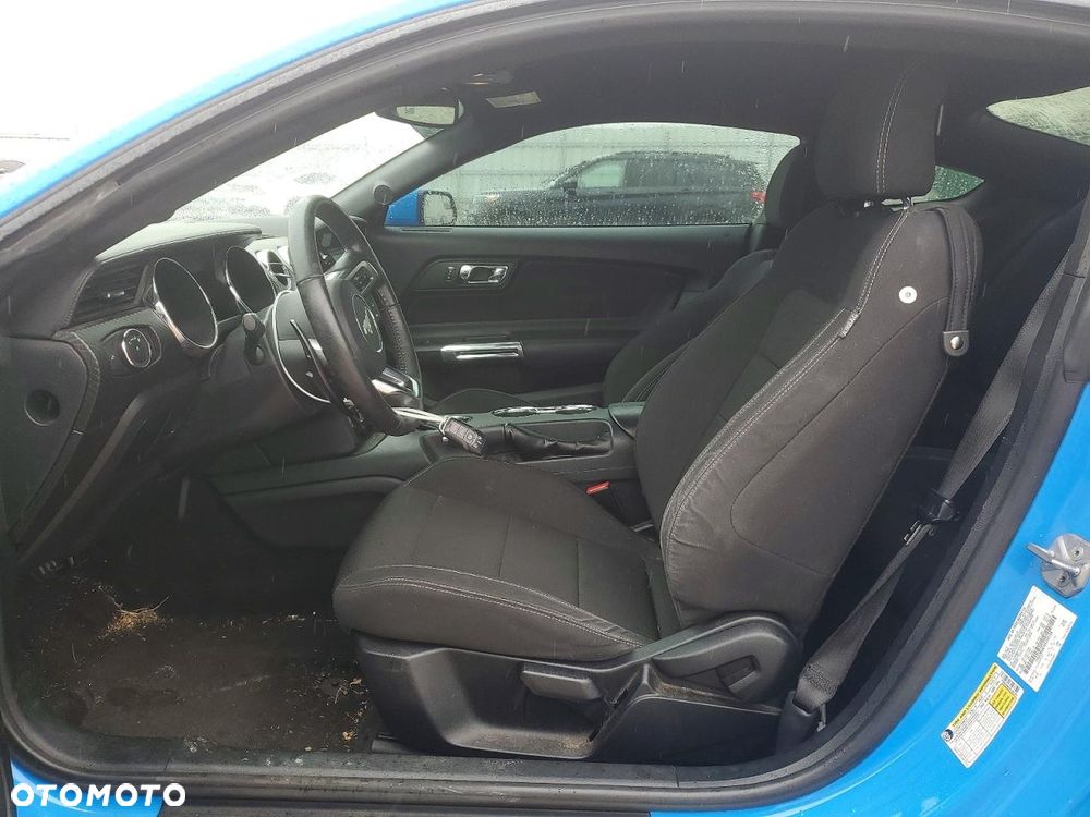 Ford Mustang 3.7 V6 - 8