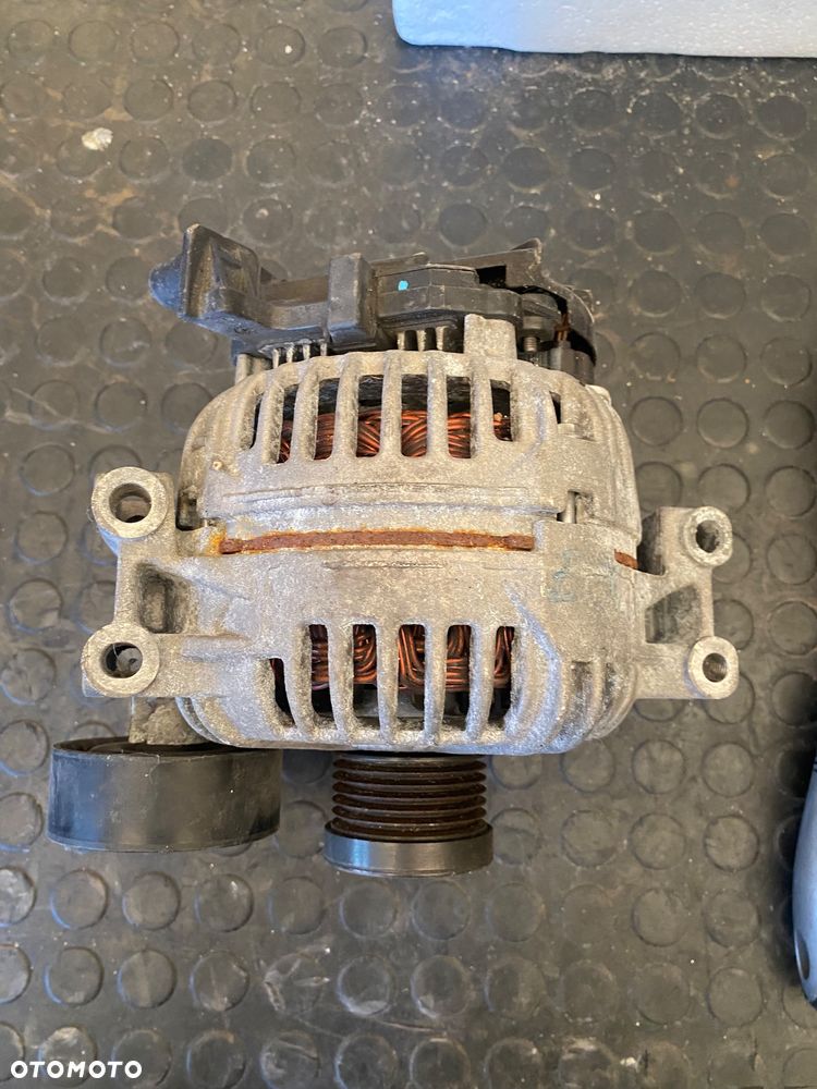 BMW 3 E87 E90 E91 E81 2.0i IGŁA ! ! po 59 tyś km! ALTERNATOR - 8