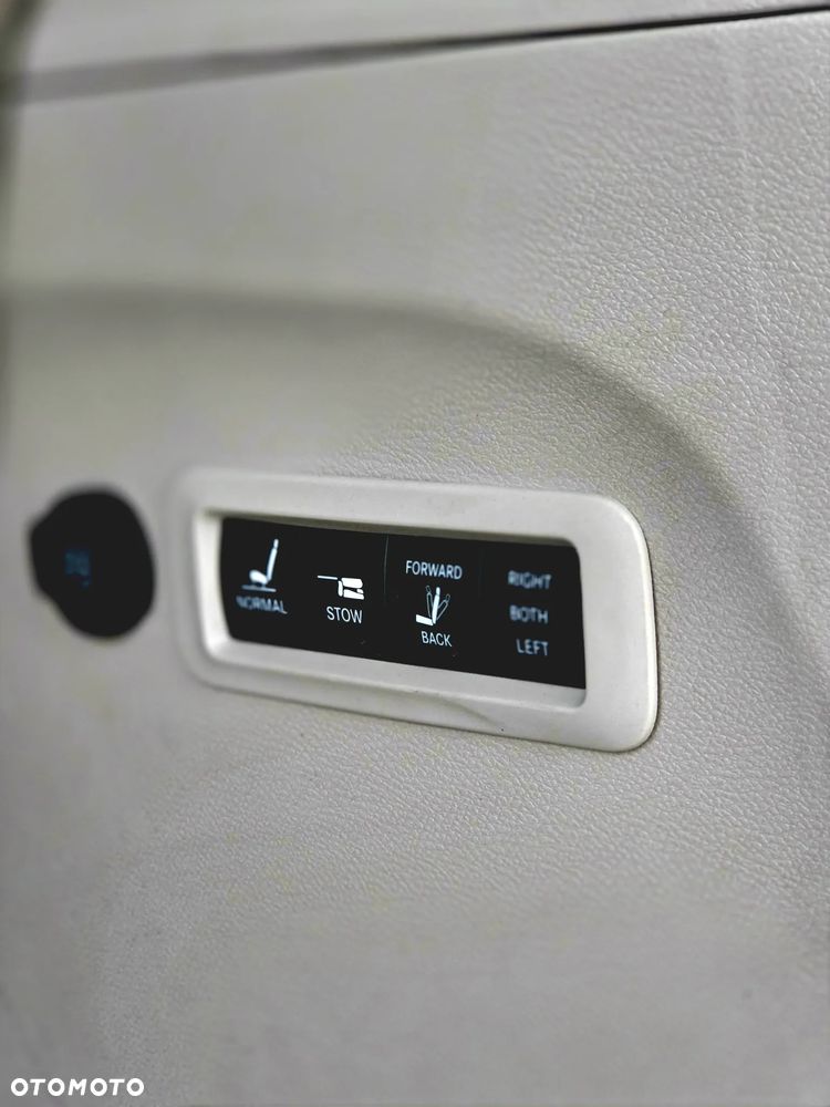 Chrysler Pacifica - 14