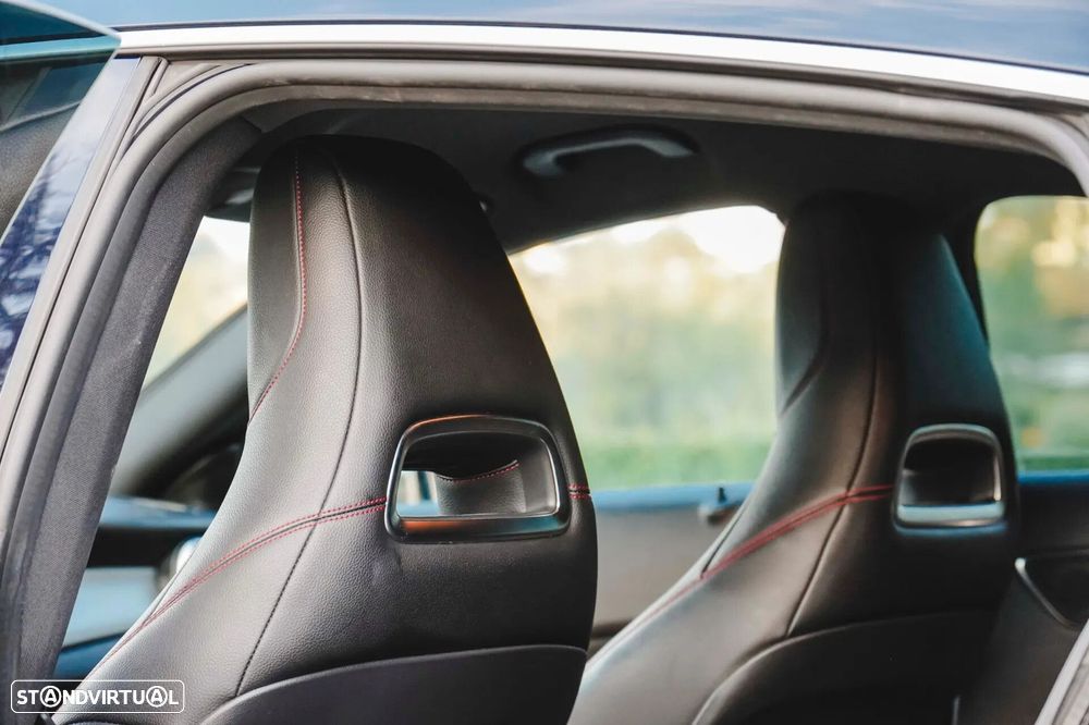 Mercedes-Benz CLA 200 - 11