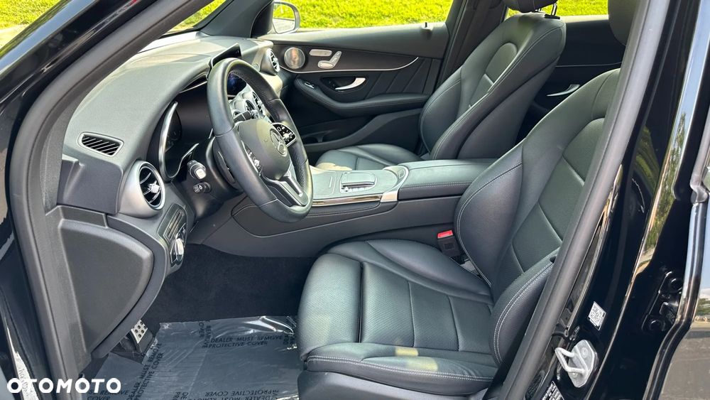 Mercedes-Benz GLC 300 4Matic 9G-TRONIC AMG Line Plus - 10