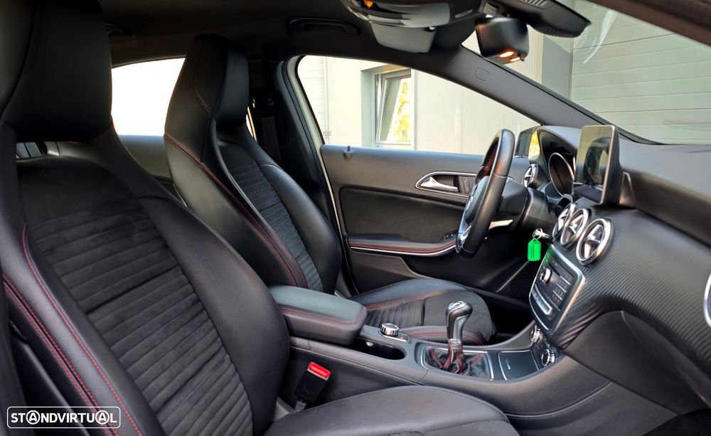 Mercedes-Benz A 180 d AMG Line - 14