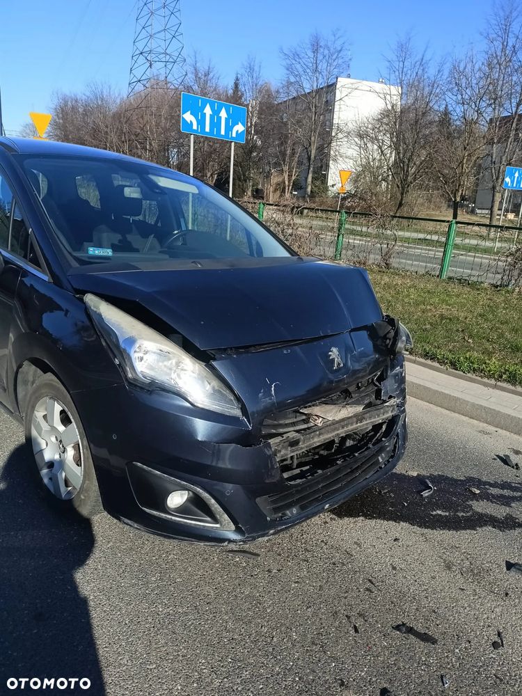 Peugeot 5008 - 5