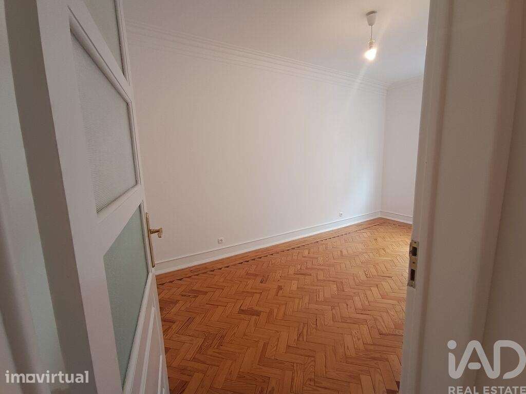 Apartamento T3 em Campo de Ourique de 101,00 m2 - Grande imagem: 2/30