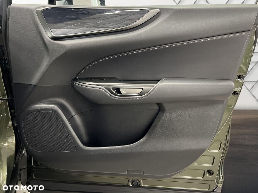 Lexus NX 350h Business AWD - 24