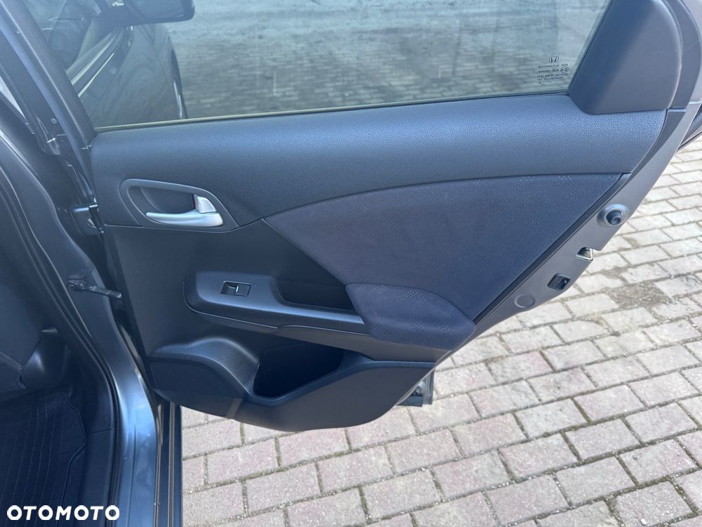 Honda Civic 1.8 i-VTEC Automatik Executive Black Edition - 15