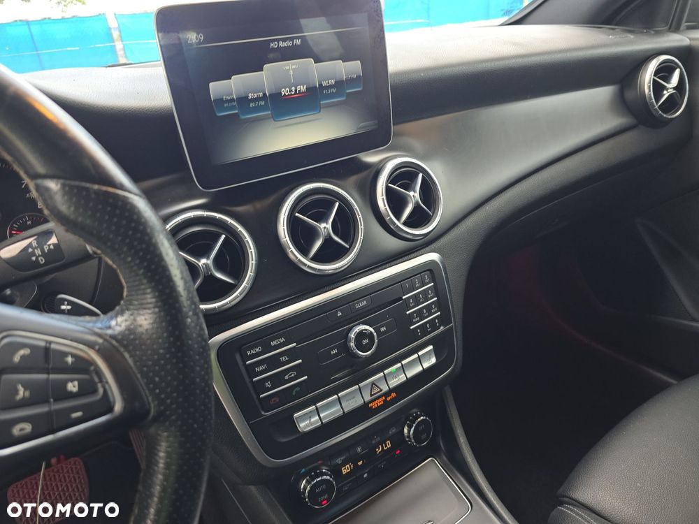 Mercedes-Benz CLA 250 7G-DCT AMG Line - 7