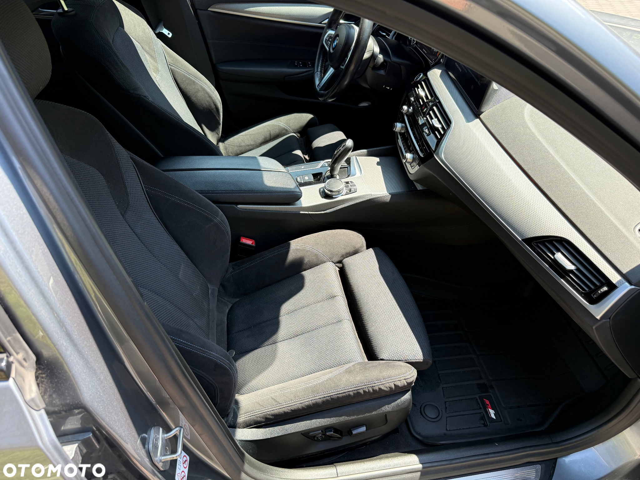 BMW Seria 5 520d Touring M Sport Edition - 18