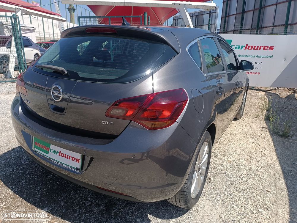 Opel Astra 1.7 CDTi Cosmo - 12