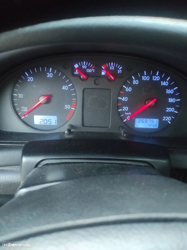 VW Passat 1.9 TDi Confl. Top EC - 2