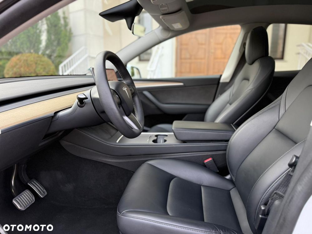 Tesla Y Standard - 7