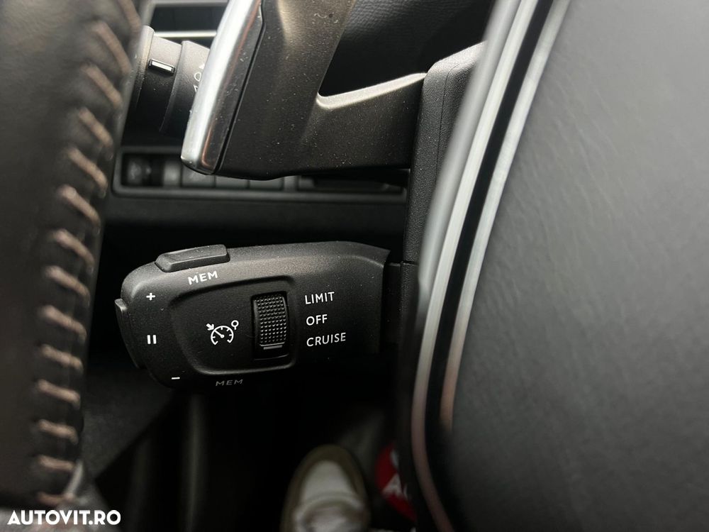 Peugeot 3008 1.2 PureTech 130 EAT8 Allure Pack - 24