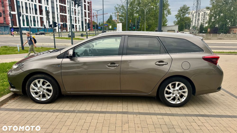 Toyota Auris Hybrid 135 Comfort - 2
