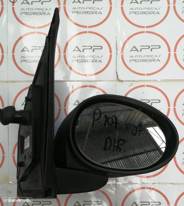 Espelho direito manual, original Peugeot 107 de 2006. - 1