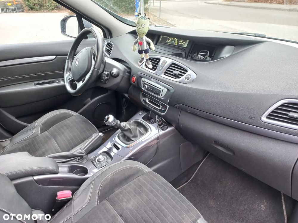 Renault Scenic dCi 110 Xmod Paris - 16