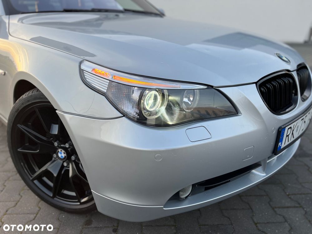 BMW Seria 5 525d Touring - 2