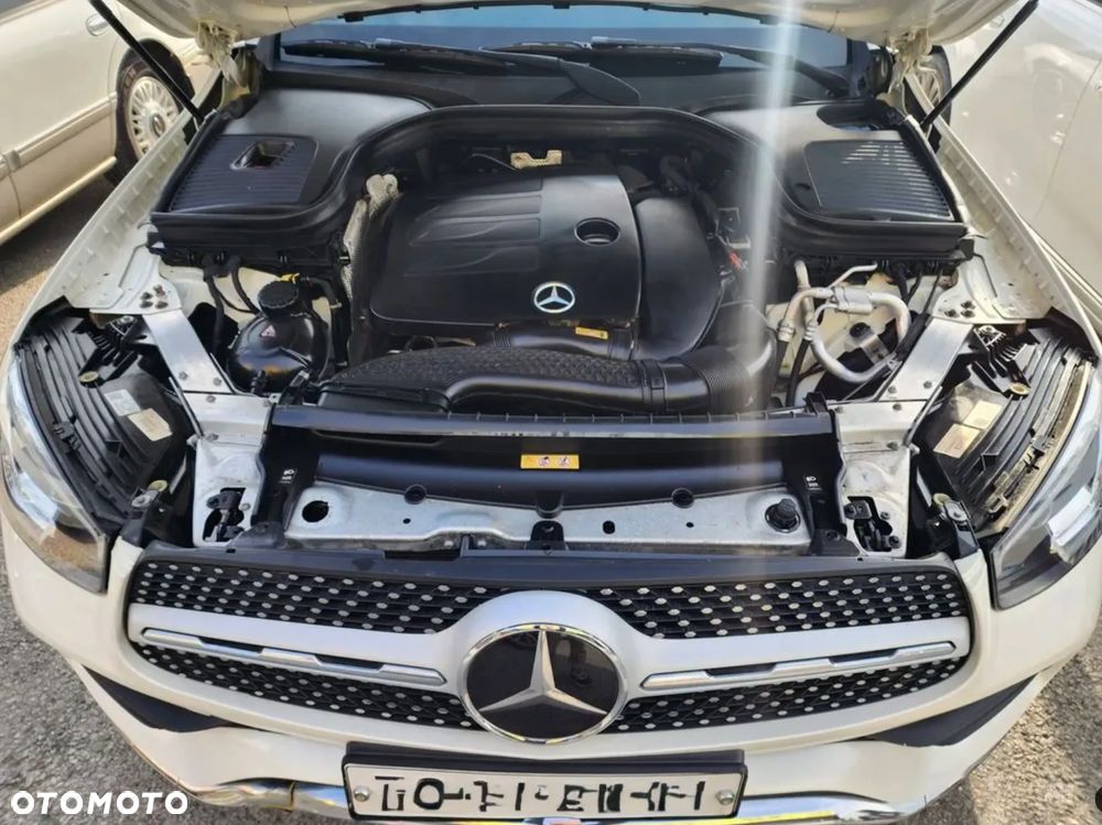 Mercedes-Benz GLC 300 4Matic 9G-TRONIC Exclusive - 20