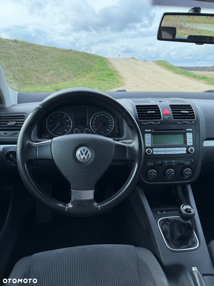 Volkswagen Golf 1.6 Comfortline - 12
