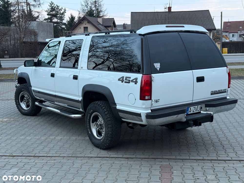 Chevrolet Suburban - 20