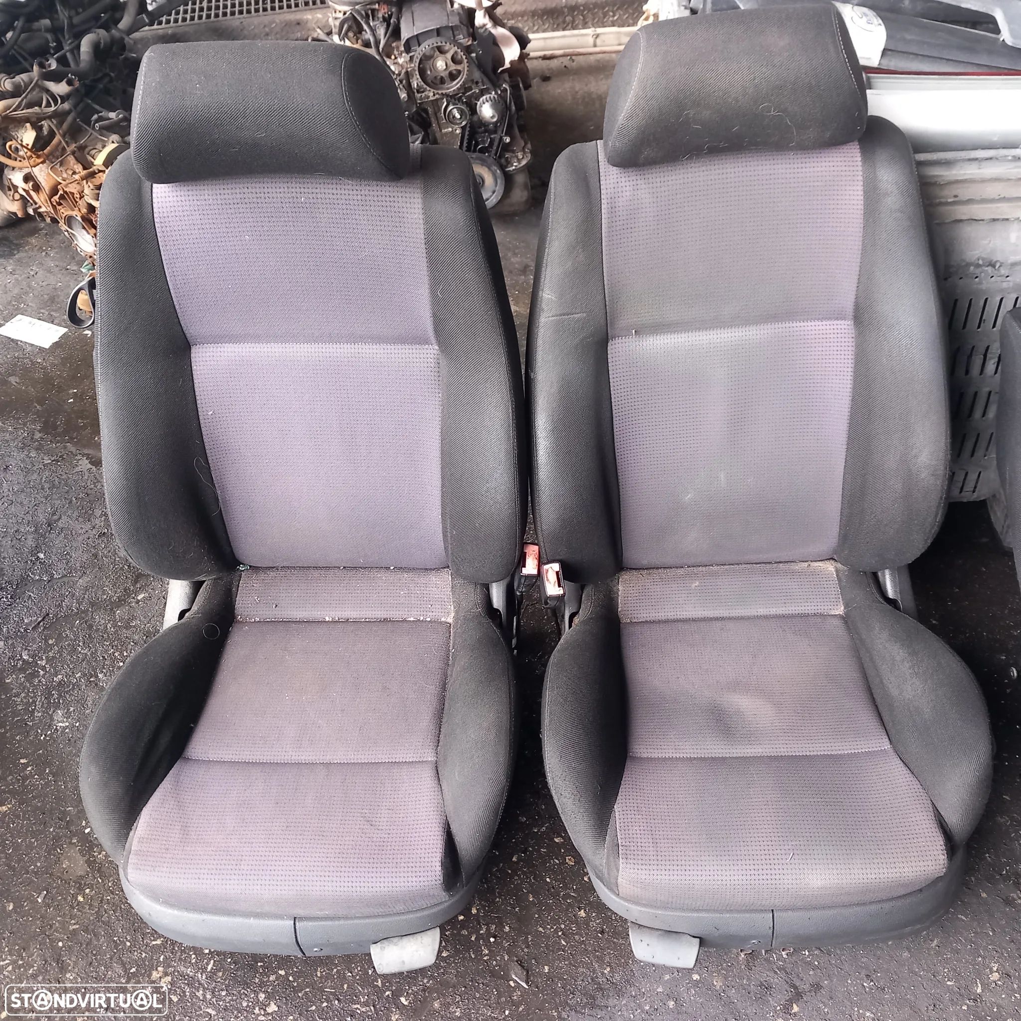 Conjunto de bancos vw golf 4 3portas - 1
