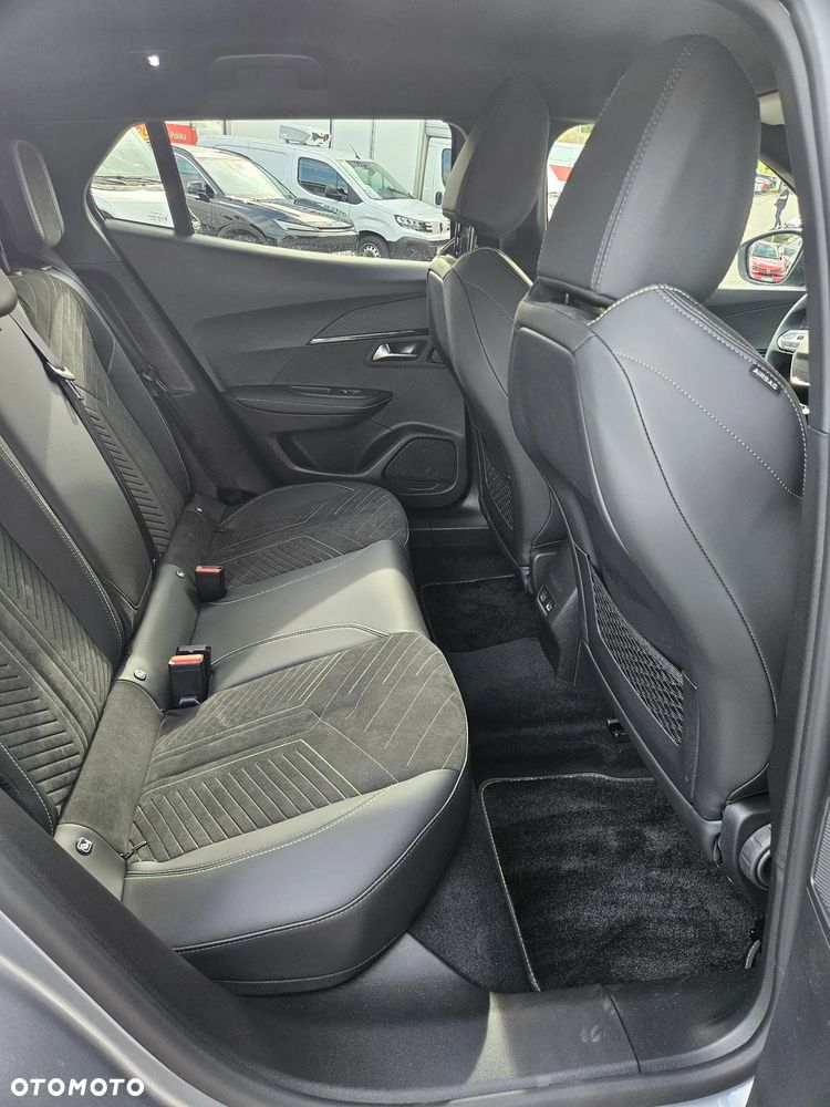 Peugeot 2008 PureTech mHEV GT E-DCS6 - 10