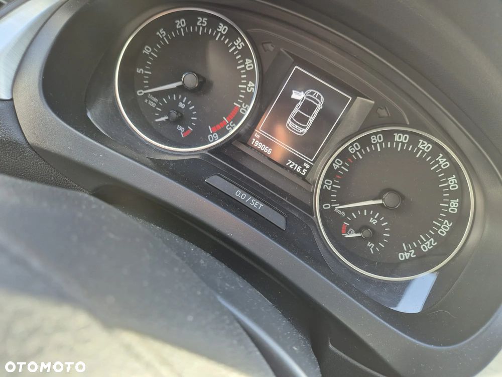 Skoda RAPID - 5