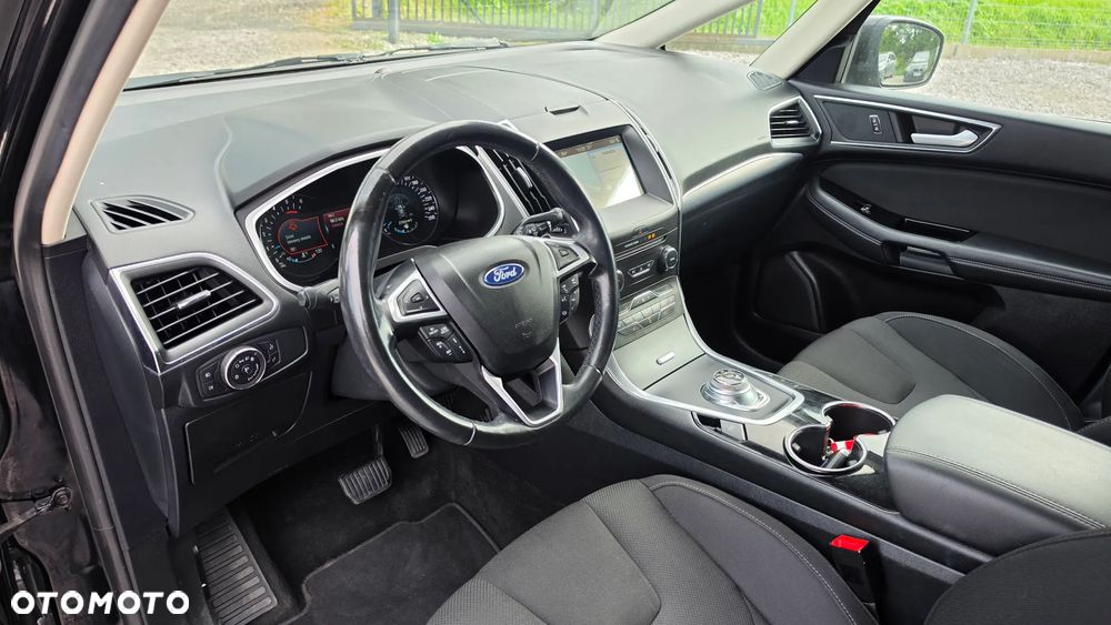 Ford S-Max - 13