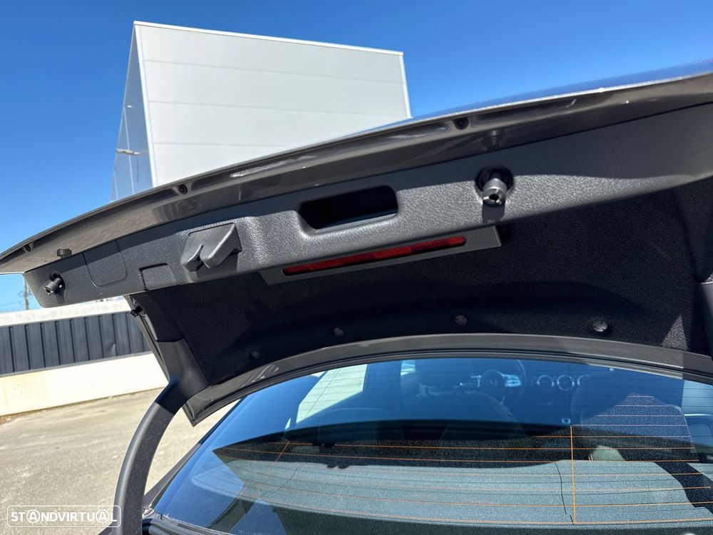 Mercedes-Benz A 180 d AMG Line - 19