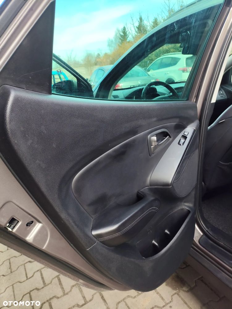 Hyundai ix35 2.0 CRDi 4WD Automatik Premium - 16