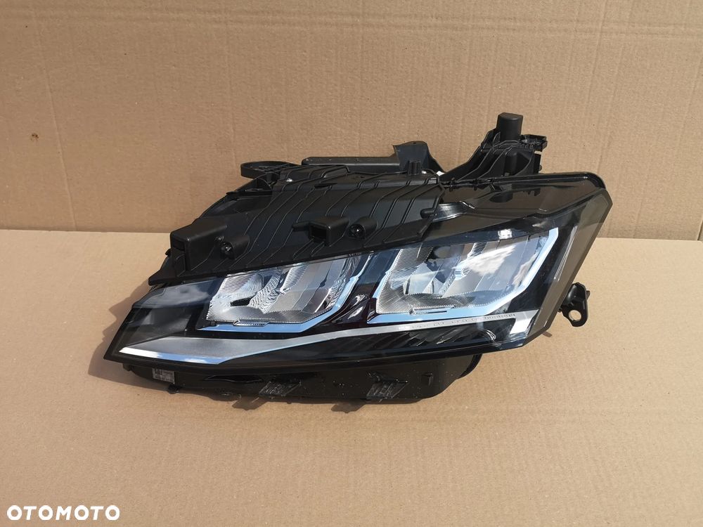 LAMPA REFLEKTOR LEWY PEUGEOT 308 T10  LEDOWY - 1
