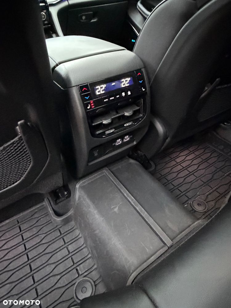 Jeep Grand Cherokee - 11