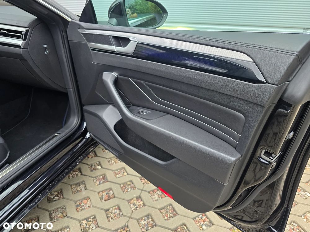 Volkswagen Arteon 2.0 TDI SCR DSG R-Line - 37