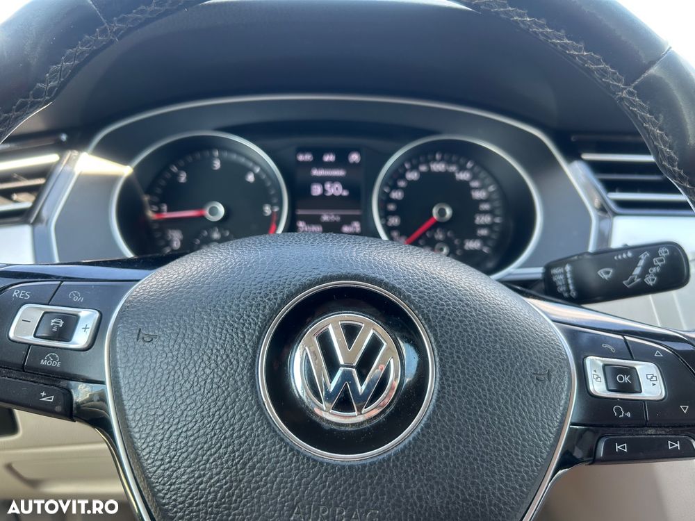Volkswagen Passat 2.0 TDI DSG (BlueMotion Technology) Highline - 12