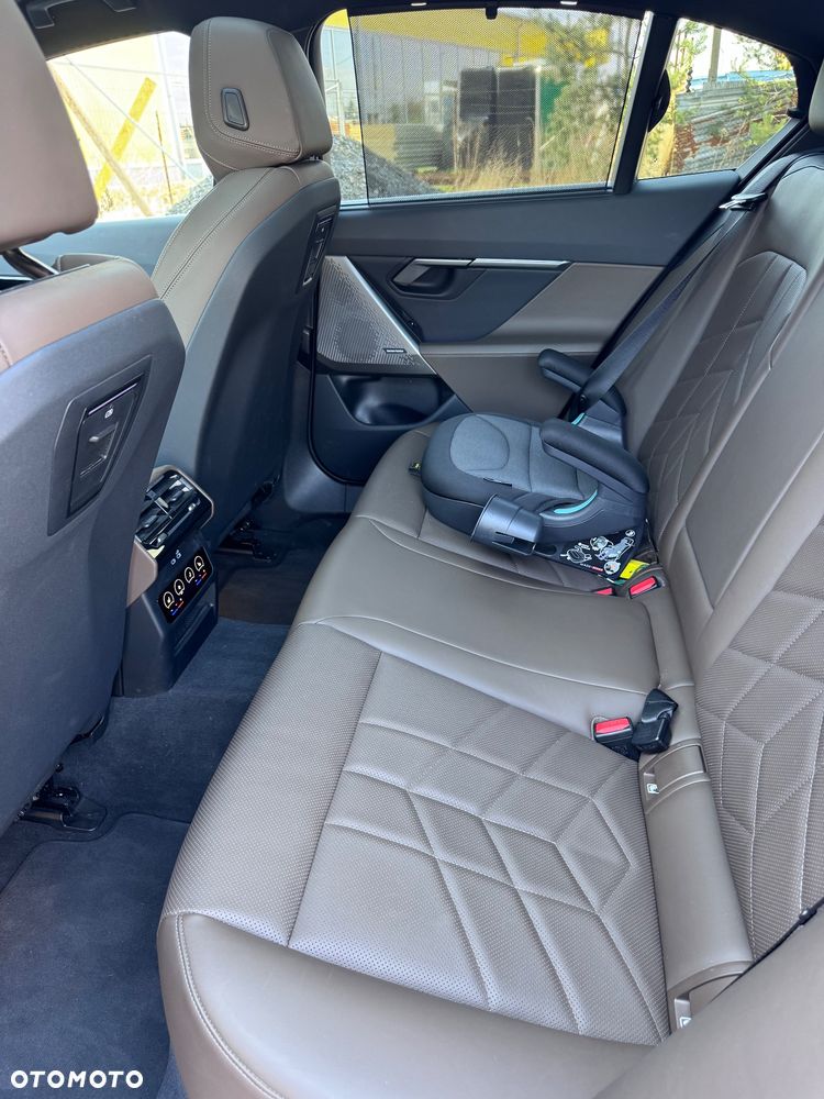 BMW Seria 5 520d xDrive mHEV - 14