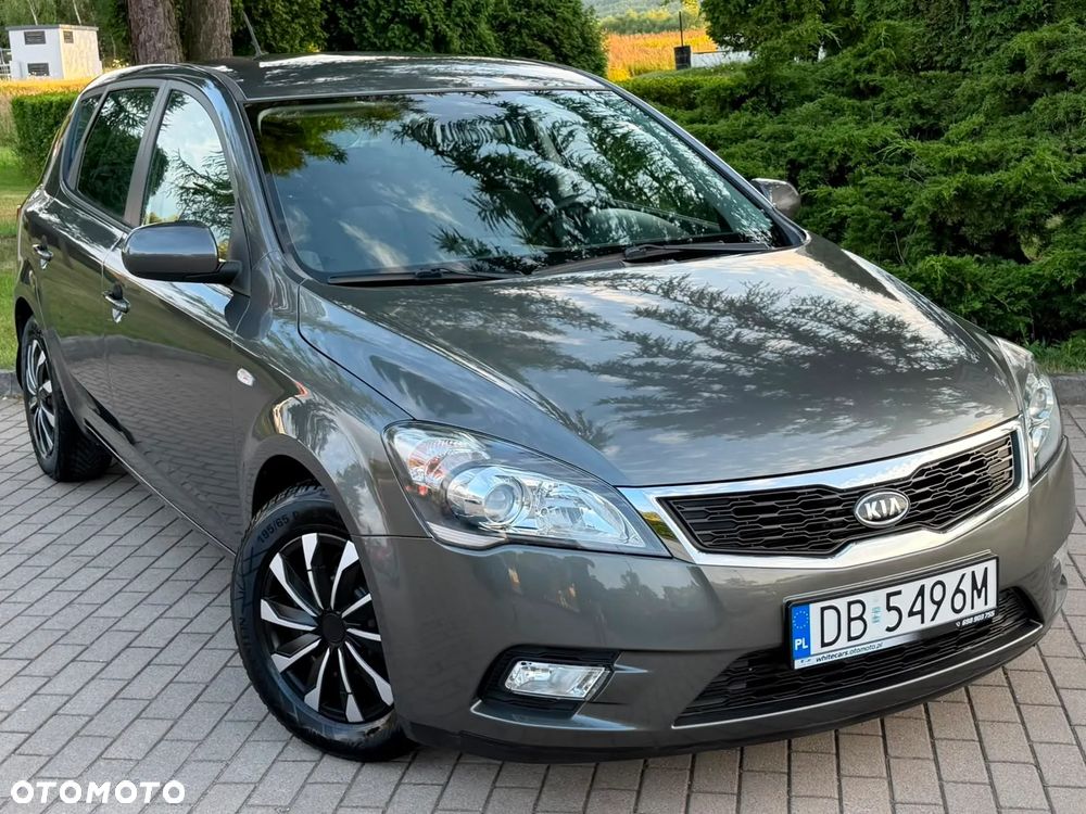 Kia Ceed 1.4 CVVT Dream-Team Edition - 33