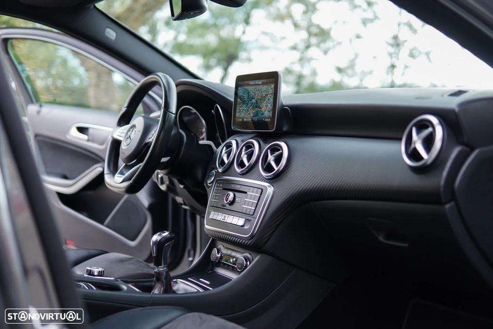 Mercedes-Benz A 180 d AMG Line - 34