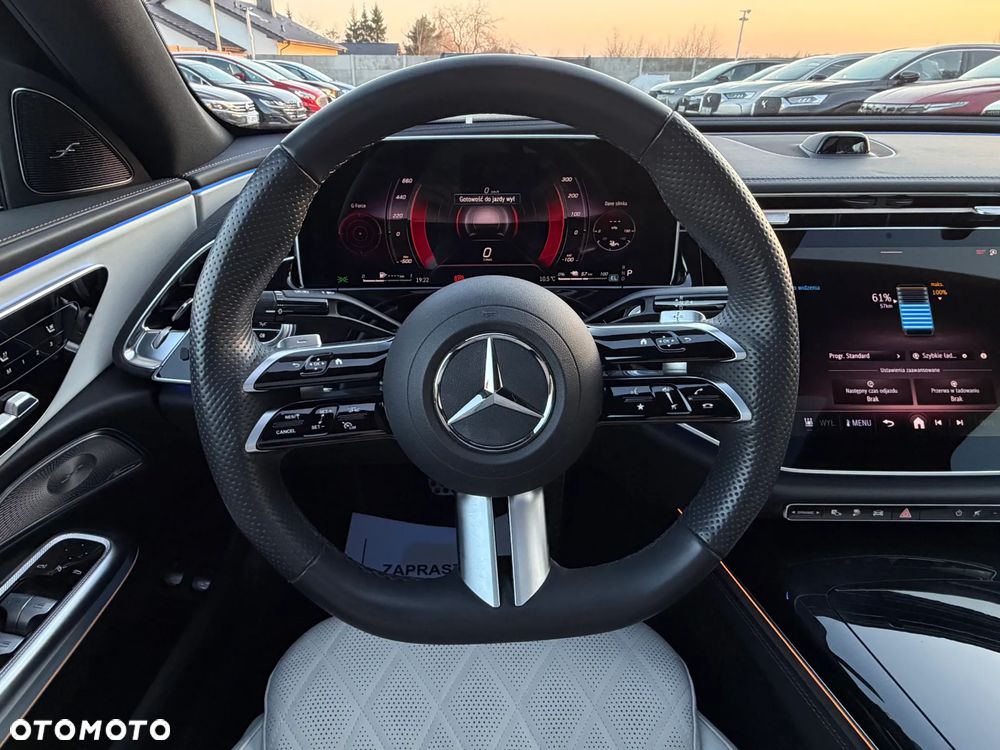 Mercedes-Benz Klasa E 400e 4Matic 9G-TRONIC - 38