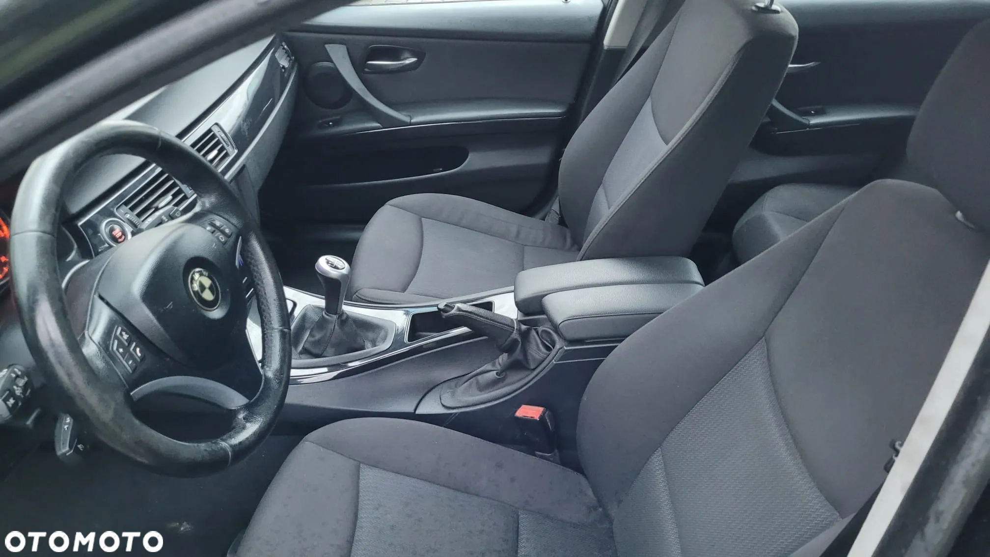 BMW Seria 3 320d xDrive DPF Touring - 10