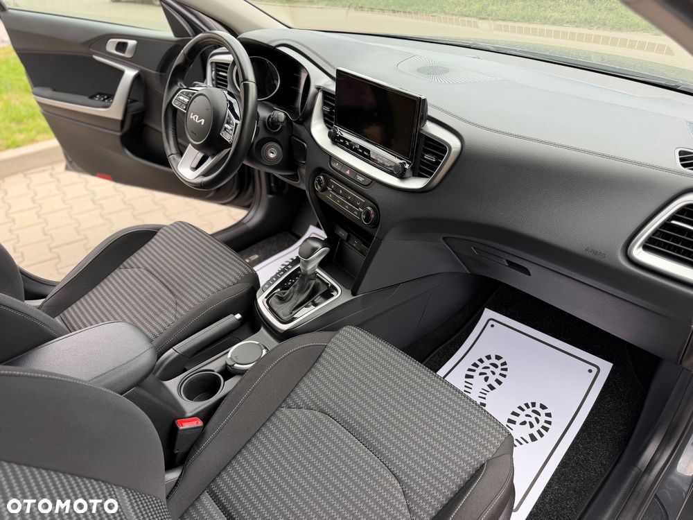 Kia Ceed 1.6 CRDi (48V Mild-Hybrid) DCT7 Platinum - 28
