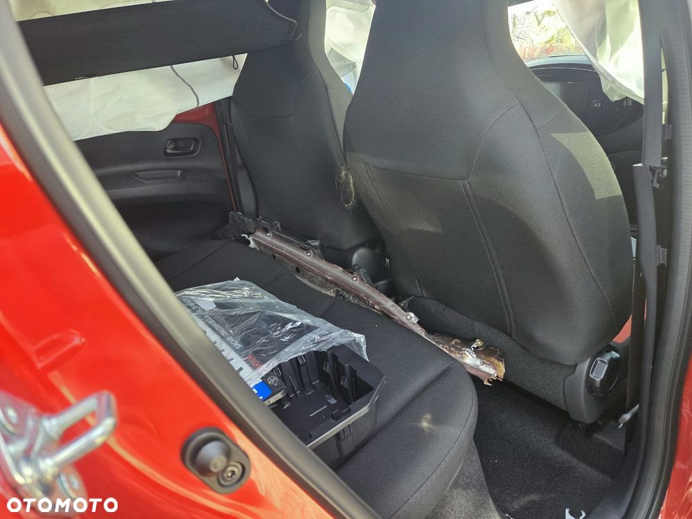 Toyota Aygo X 1.0 VVT-i Selection CVT - 2