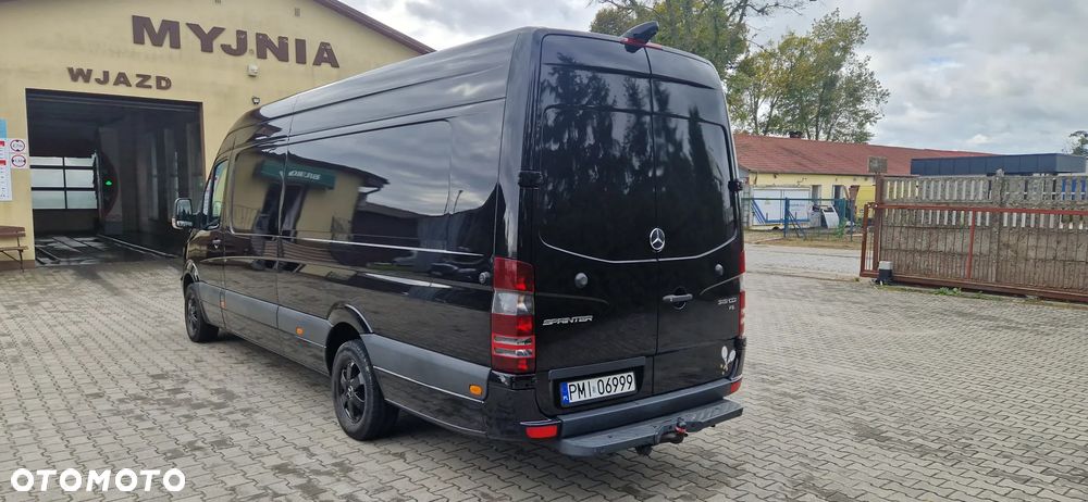 Mercedes-Benz SPRINTER 319 - 9