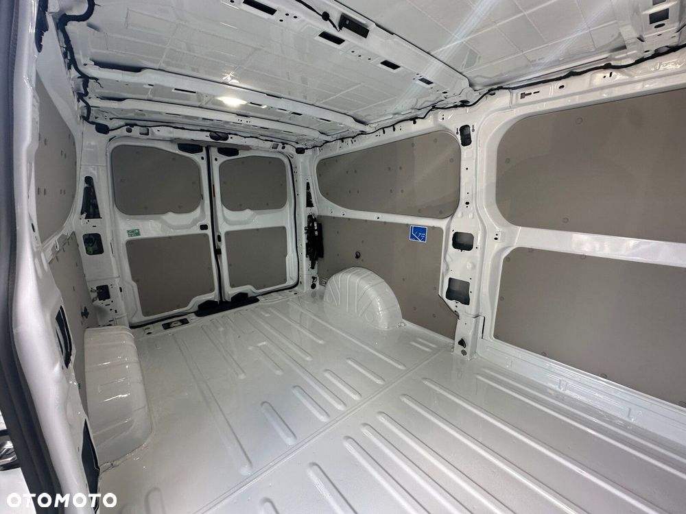 Volkswagen Transporter Transporter Furgon silnik: 2,0 l TDI 150 KM / skrzynia biegów: 8-biegowa automatyczna rozstaw osi: 3500 mm - 21