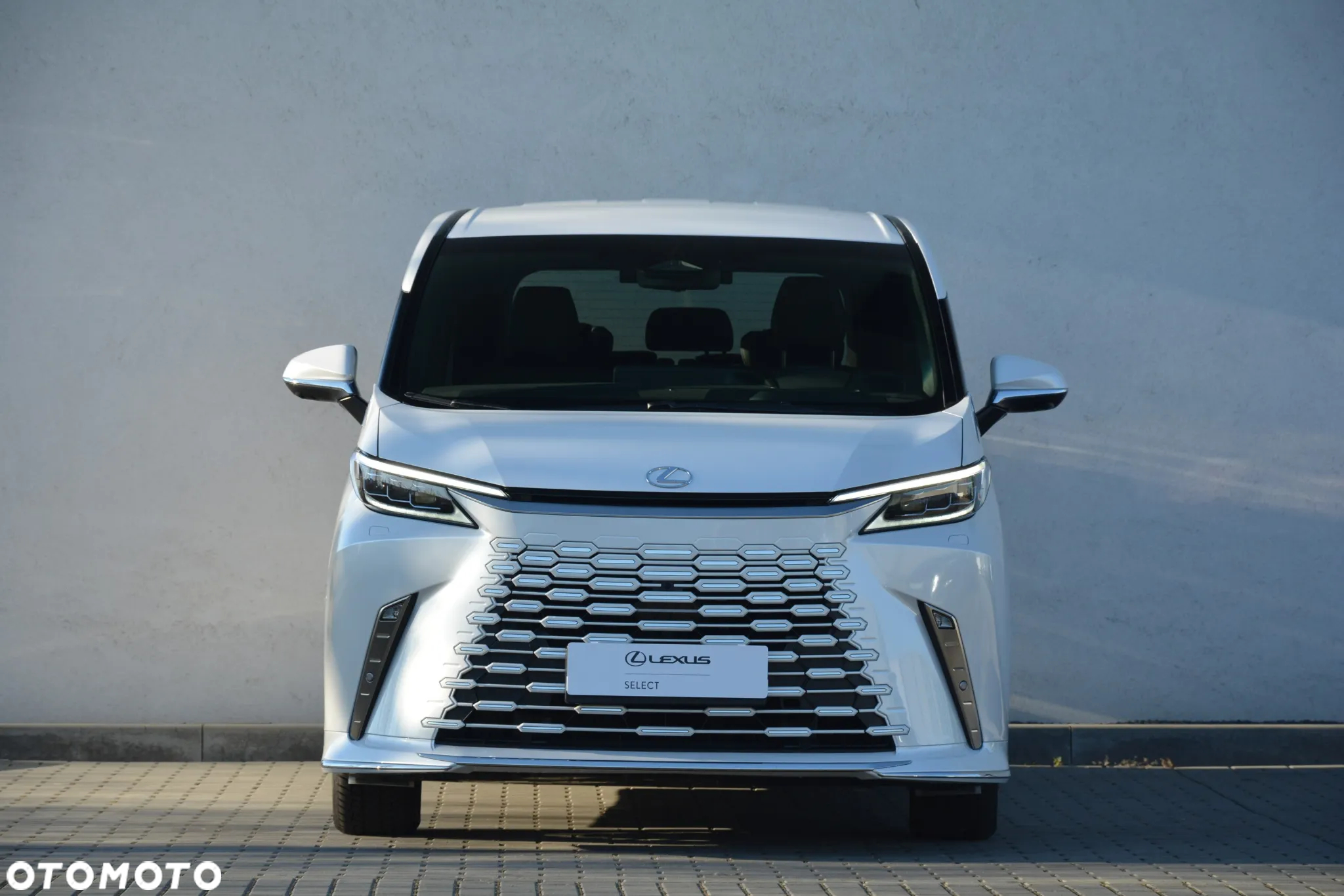 Lexus LM 350h Prestige - 6